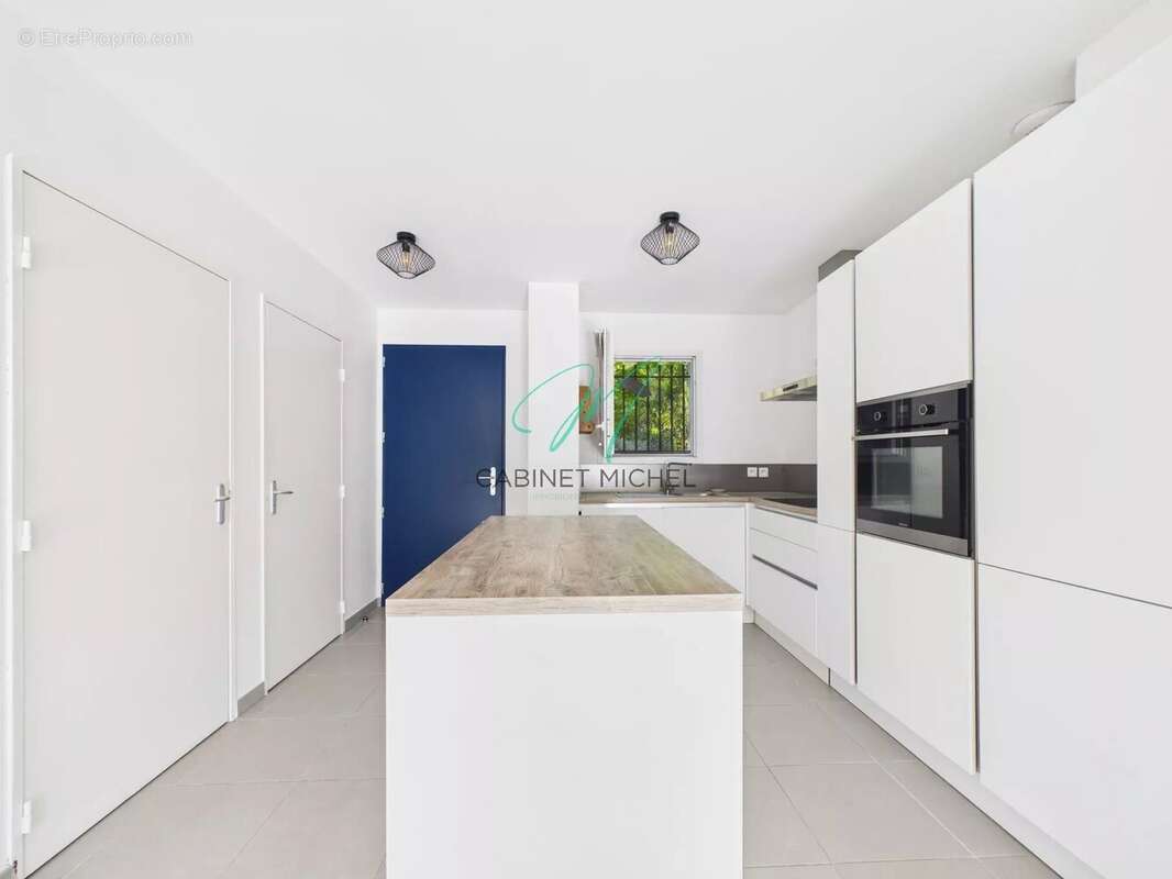 Maison à ROQUEFORT-LES-PINS