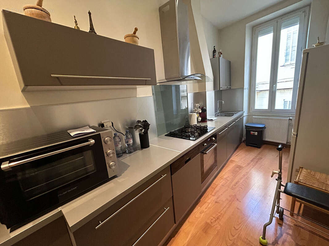 Appartement à MARSEILLE-6E