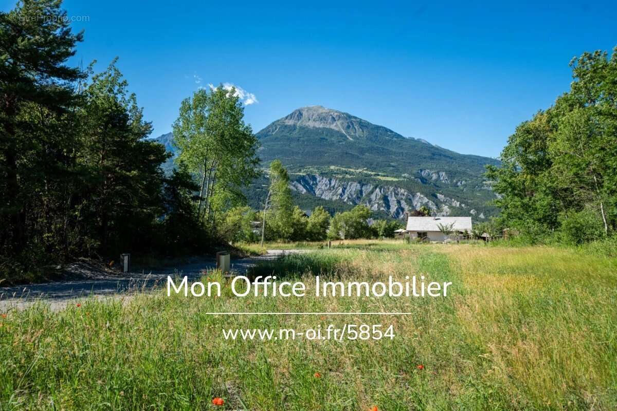 Référence : 5854-MTE - Terrain constructible de 621 m2 - photo 4