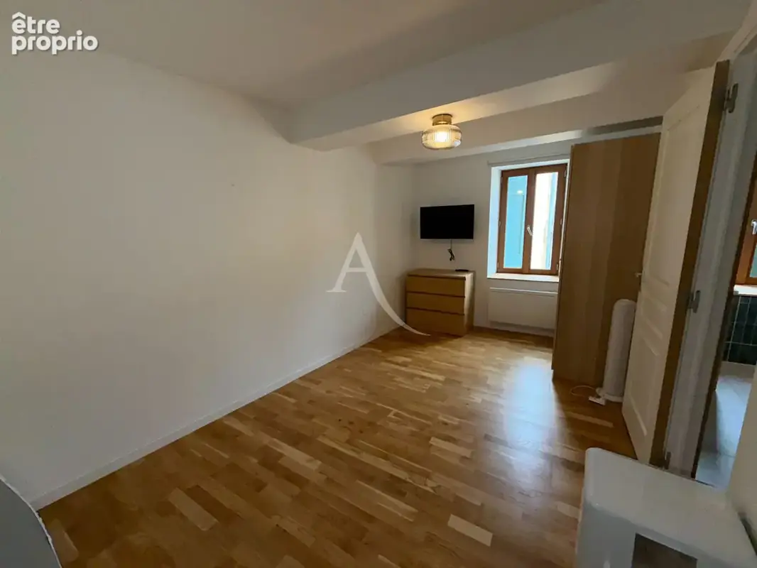 CARCASSONNE, Maison Rénovée avec garage et terrasse - photo 7
