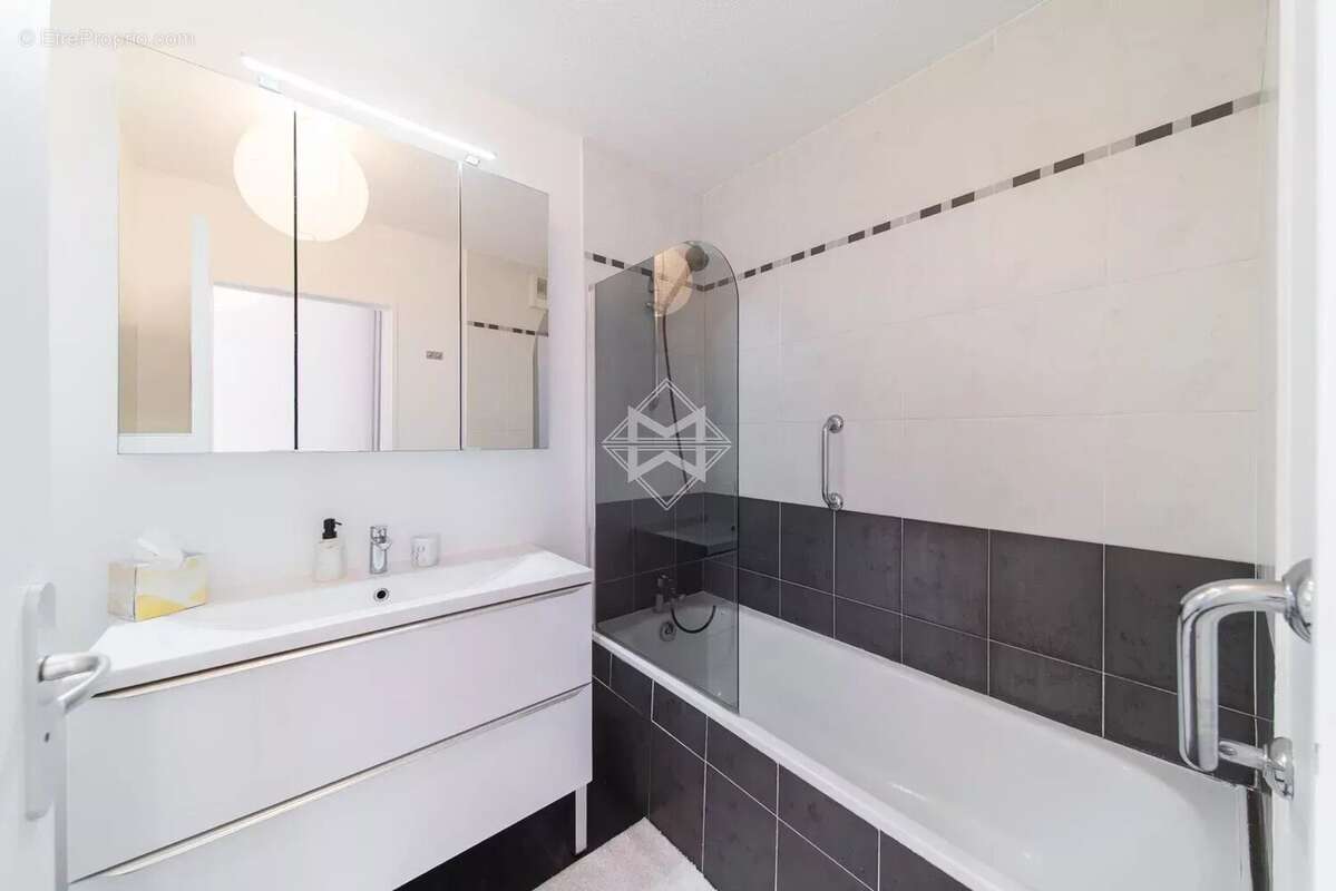 Appartement à VALBONNE