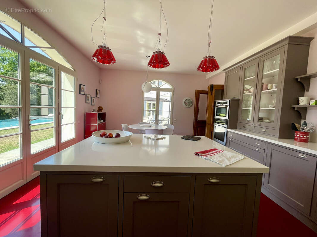 Maison à SAINT-YRIEIX-SUR-CHARENTE