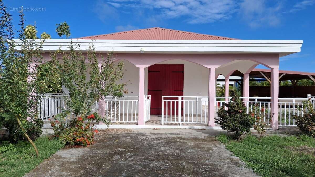 Maison à CAPESTERRE-DE-MARIE-GALANTE