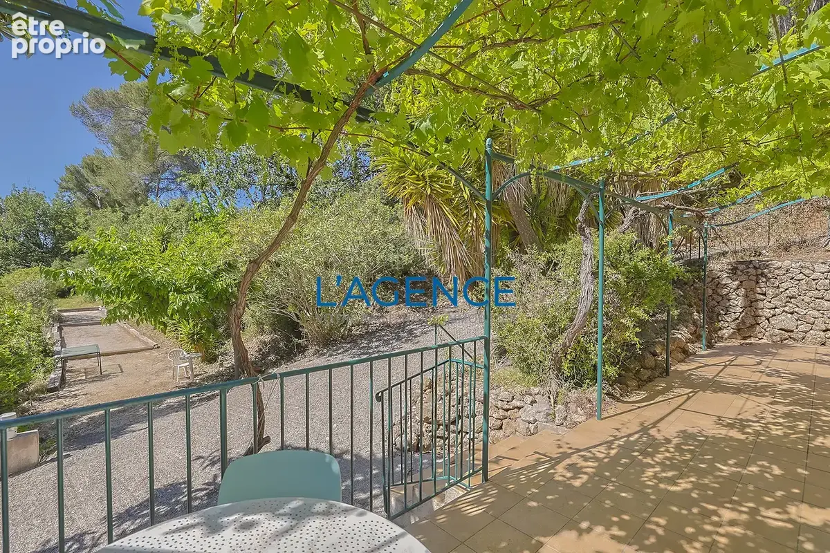 CARQUEIRANNE VILLA 233m2 - 8 Chambres  - Terrain 7023m avec piscine - photo 7