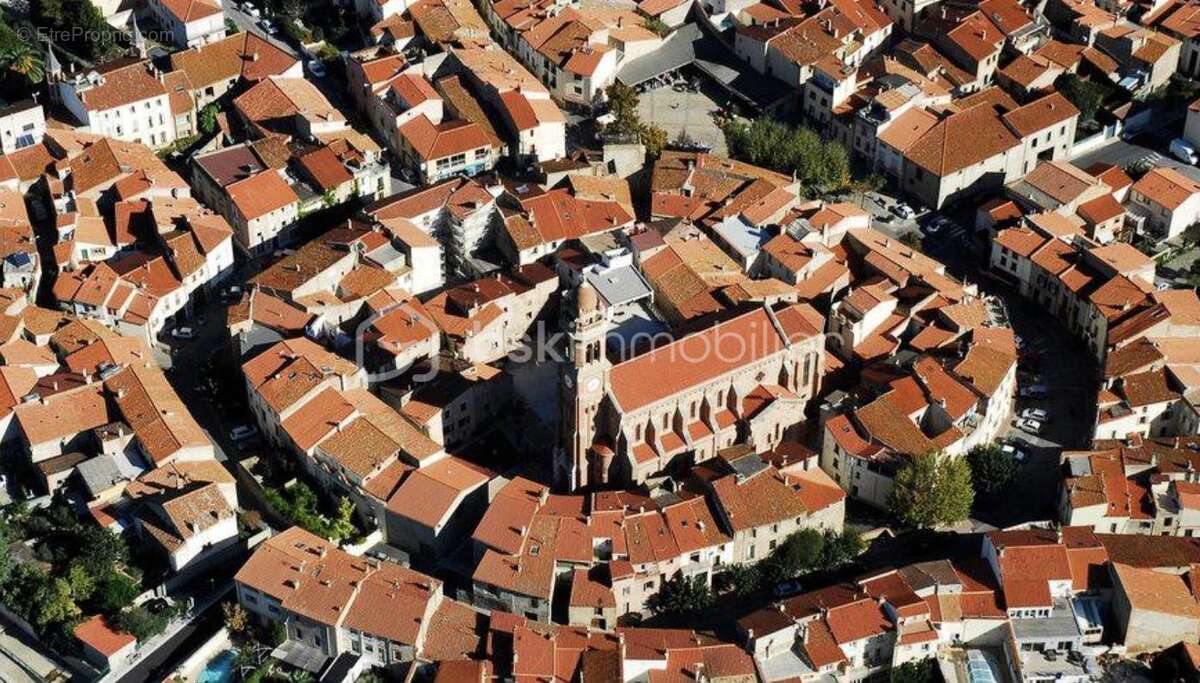 Commerce à PEZILLA-LA-RIVIERE