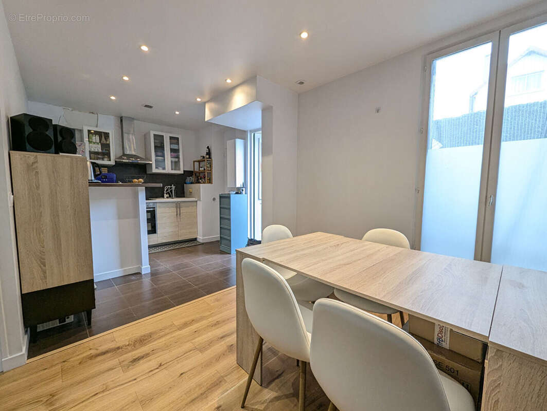 Appartement à FONTENAY-SOUS-BOIS