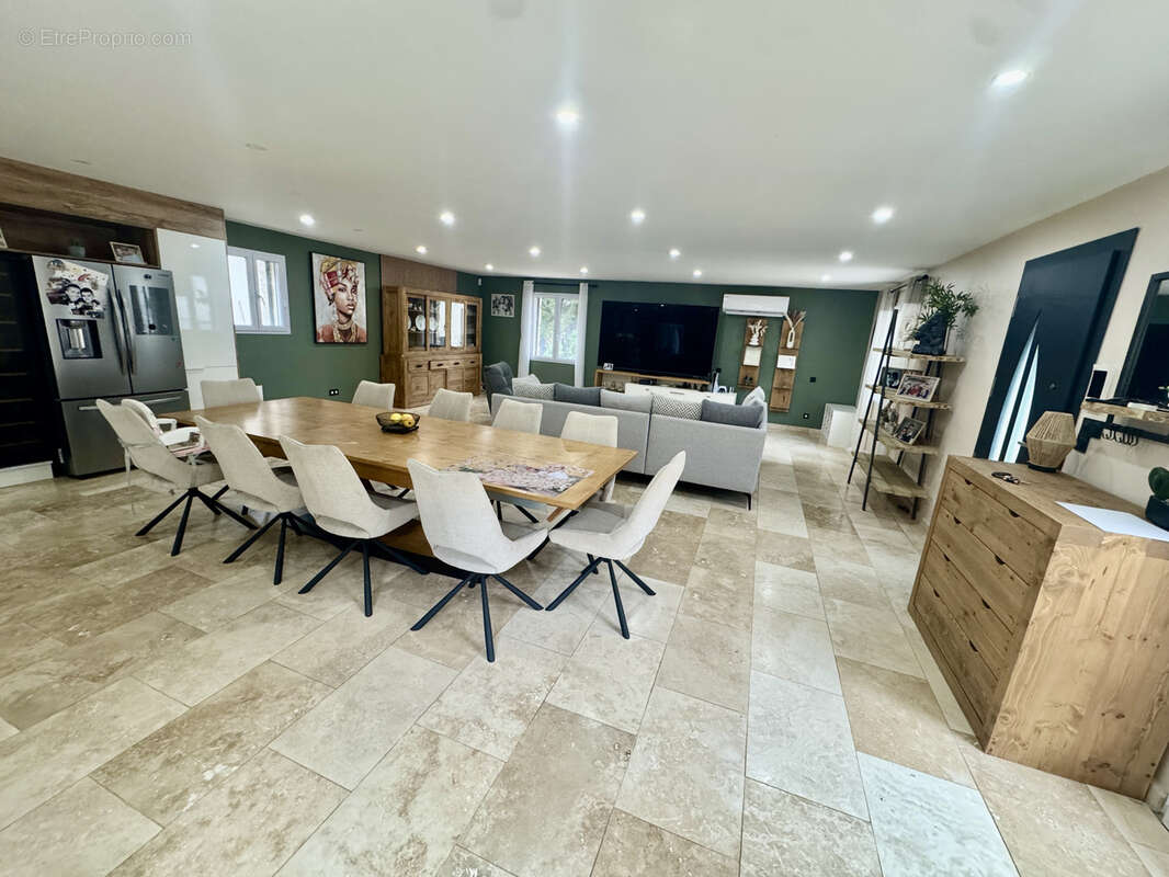 Maison à SUZE-LA-ROUSSE