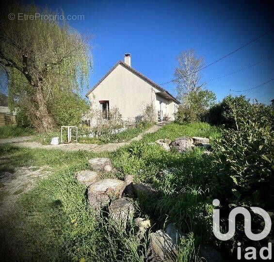 Photo 1 - Maison à MEHUN-SUR-YEVRE