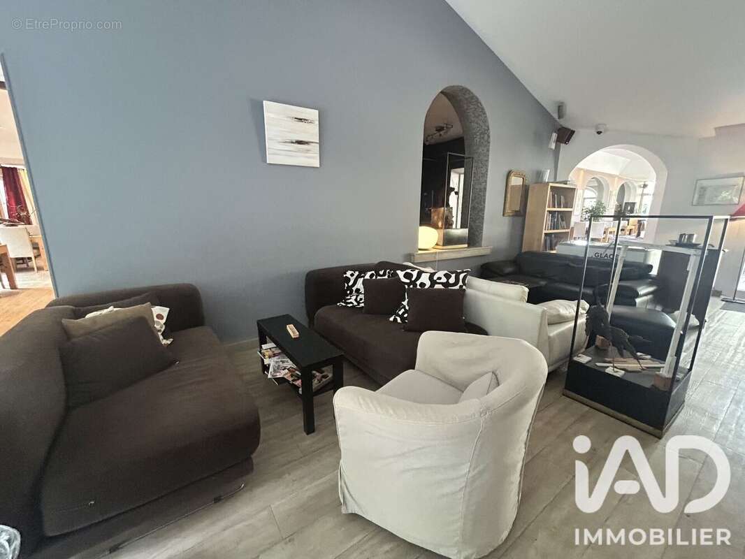 Commerce 538 m² à Aubignosc  - photo 3