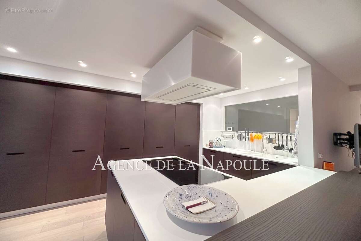 Appartement à MANDELIEU-LA-NAPOULE