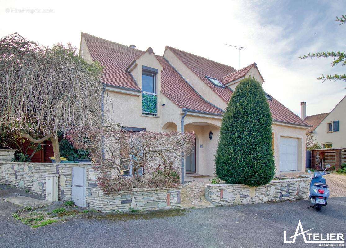 Maison à MAREIL-MARLY