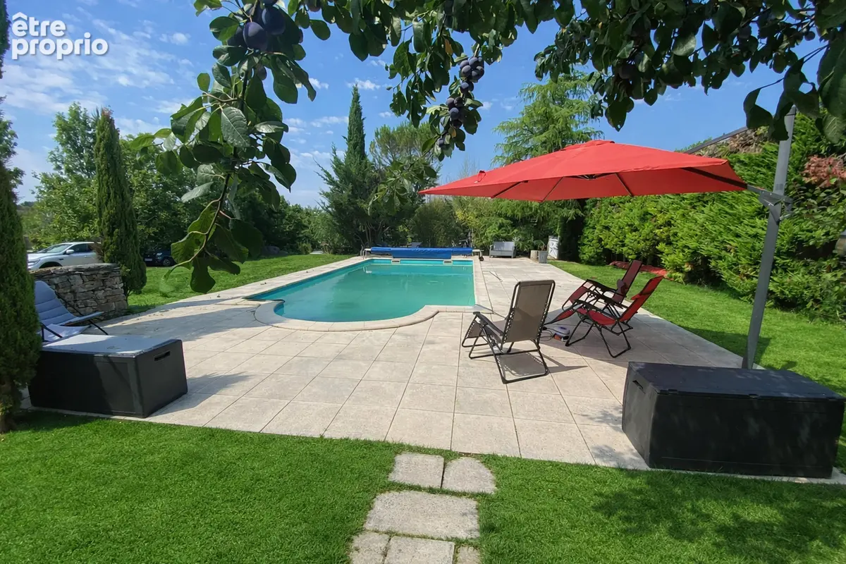 Très belle propriété en pierre avec dépendances et piscine - photo 5