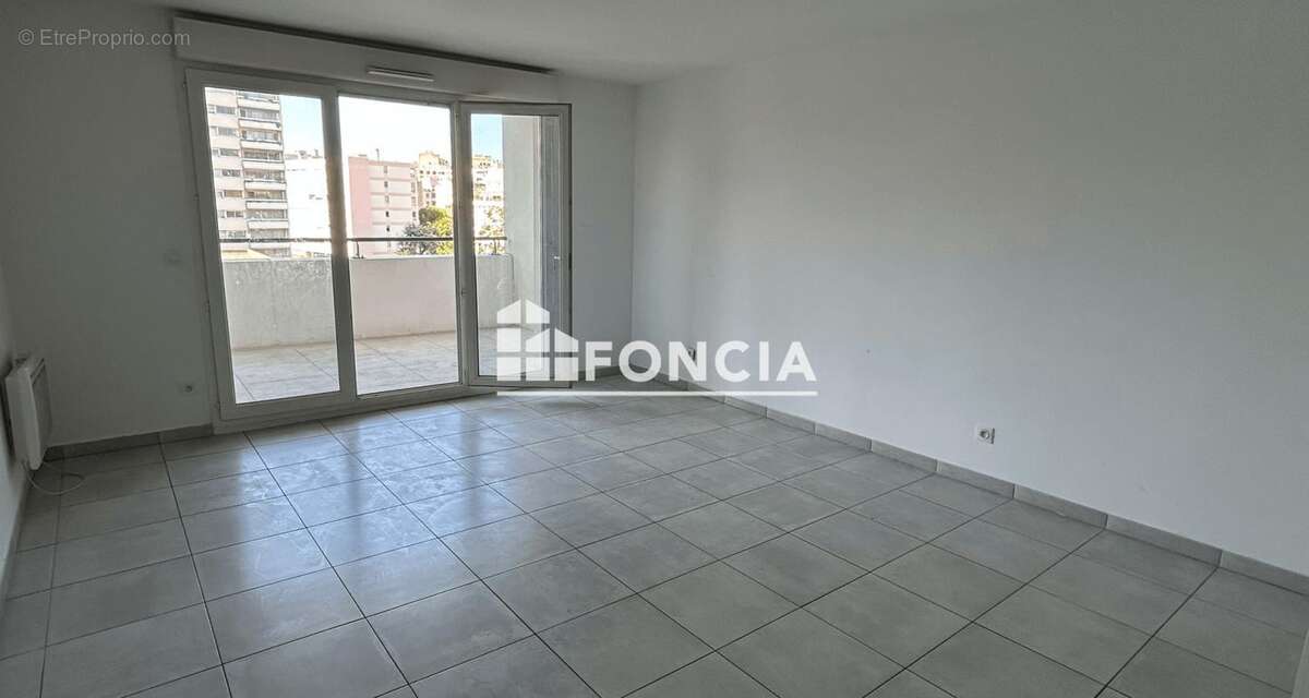 Appartement à MARSEILLE-4E