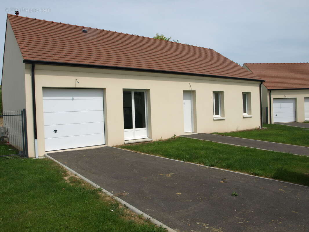 Maison à FROISSY