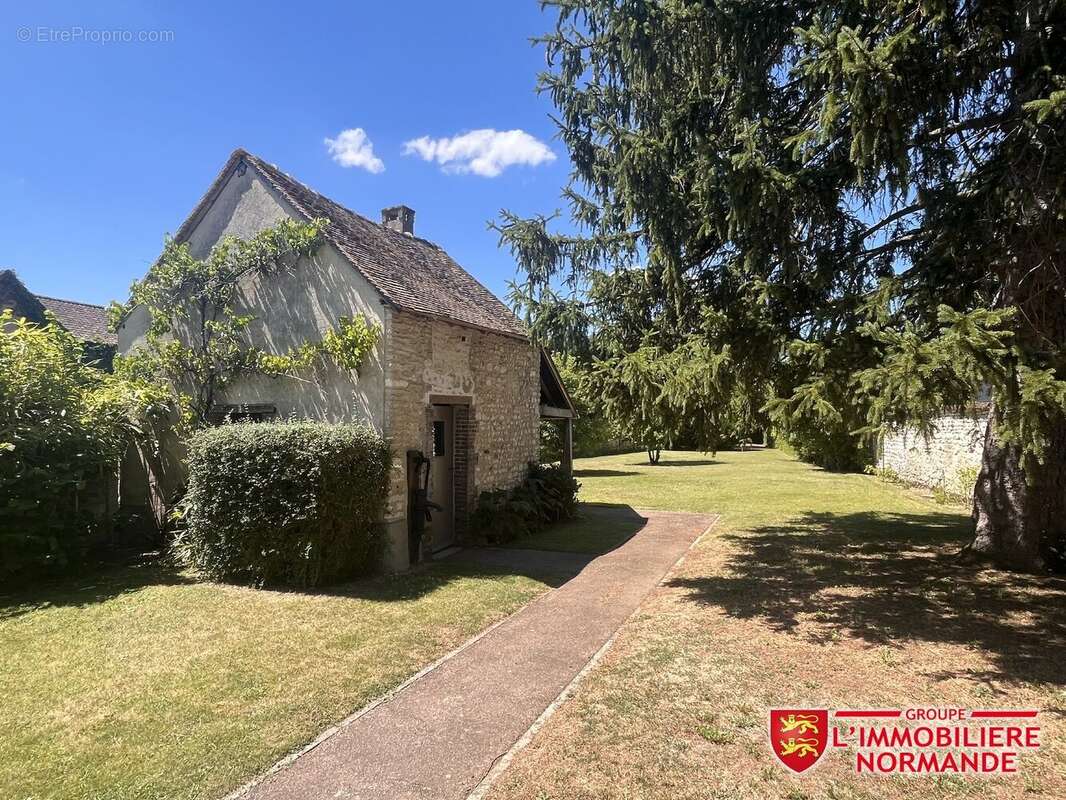 Maison à MENILLES