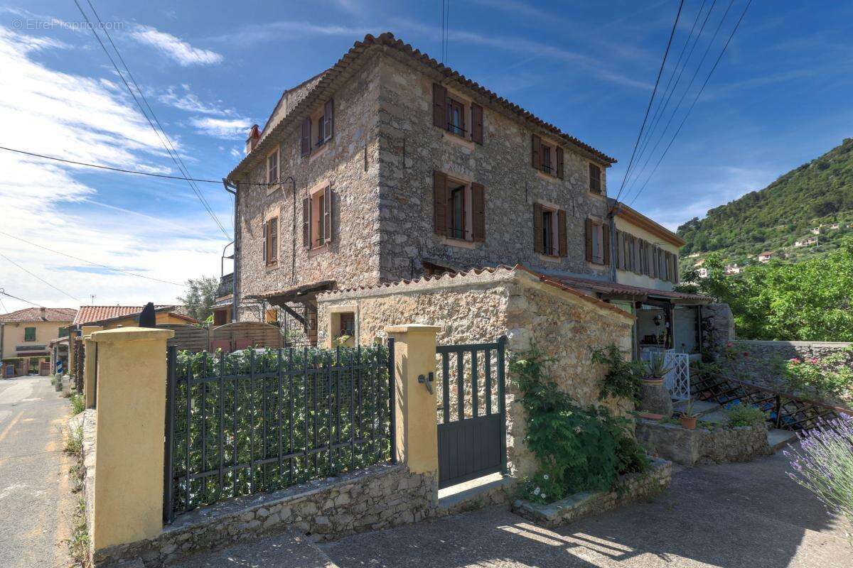 Élégante maison de village avec terrasses à 30mn de Nice !! - photo 5