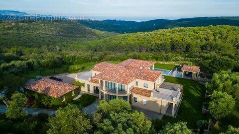 Maison à ROQUEFORT-LES-PINS