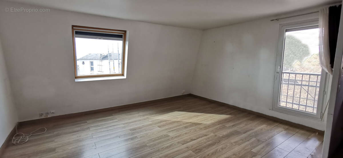 Appartement à SARTROUVILLE