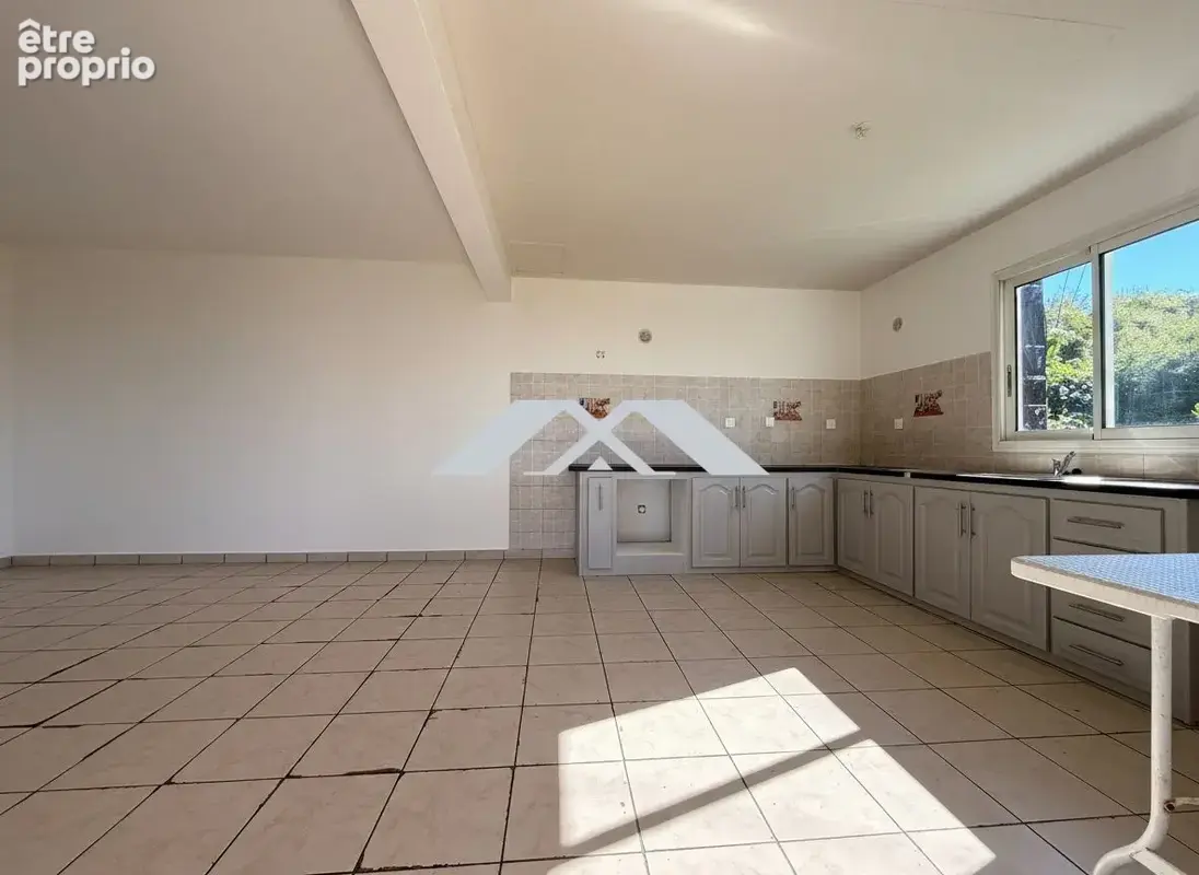 Maison 110 m² à Saint-Joseph  - photo 8