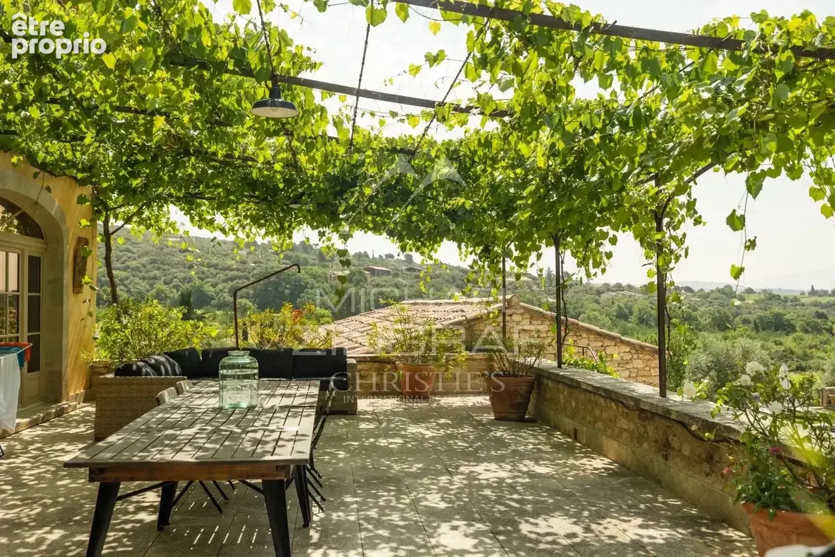 Saint-Saturnin d'Apt – Propriété de charme avec vues panoramiques, chambres d'hôtes et gîtes à 10 mn à pied du village. - photo 2