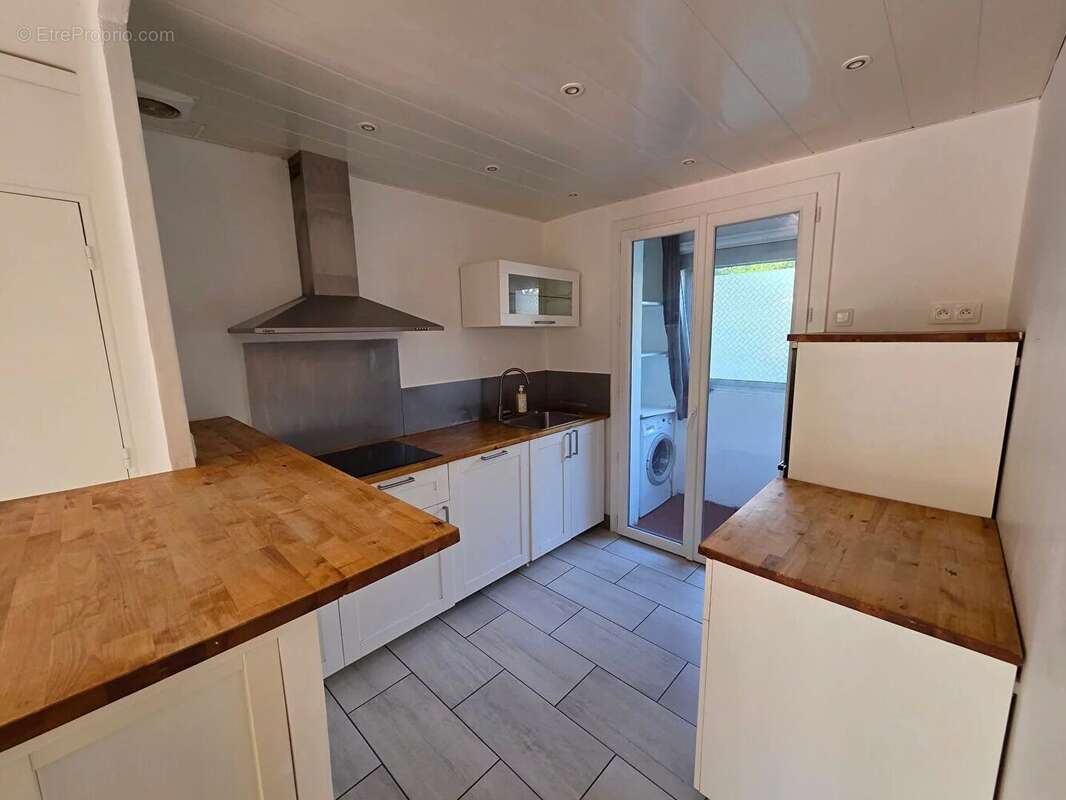 Appartement à SAINT-CYR-SUR-MER