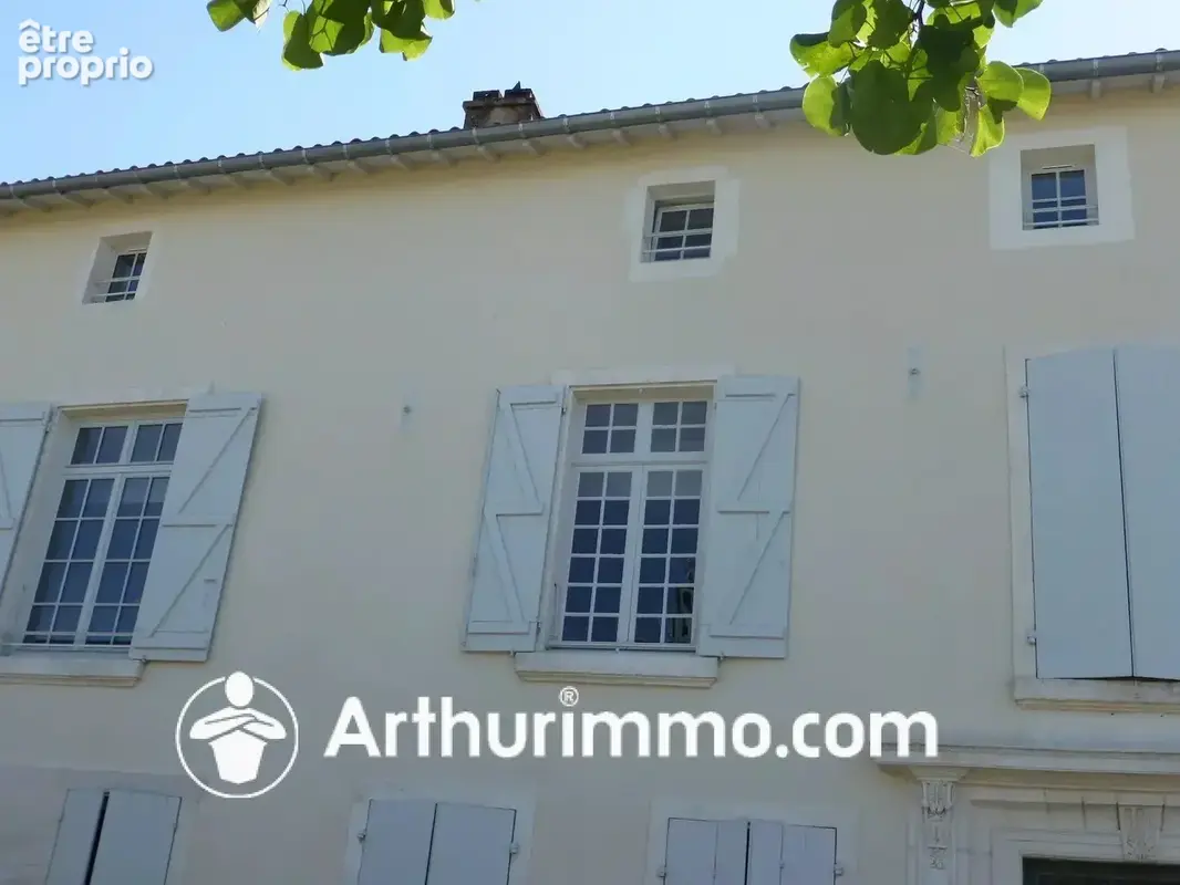 Appartement à SAINT-JEAN-D'ANGELY