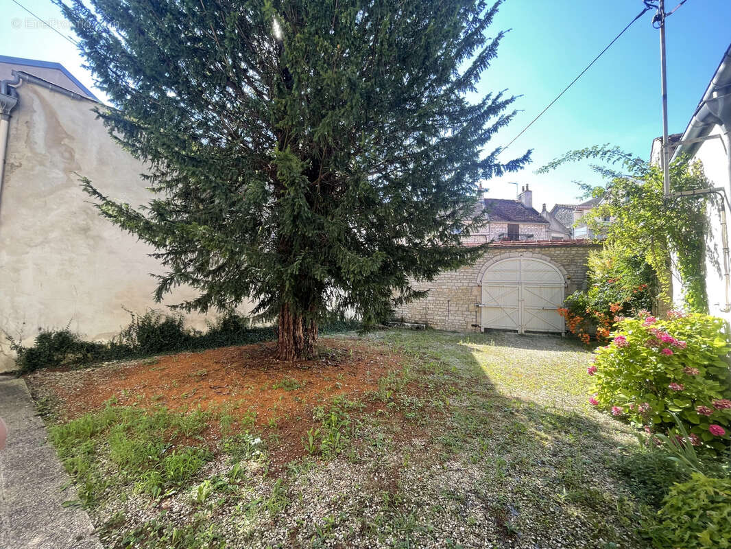 Maison à MONTBARD