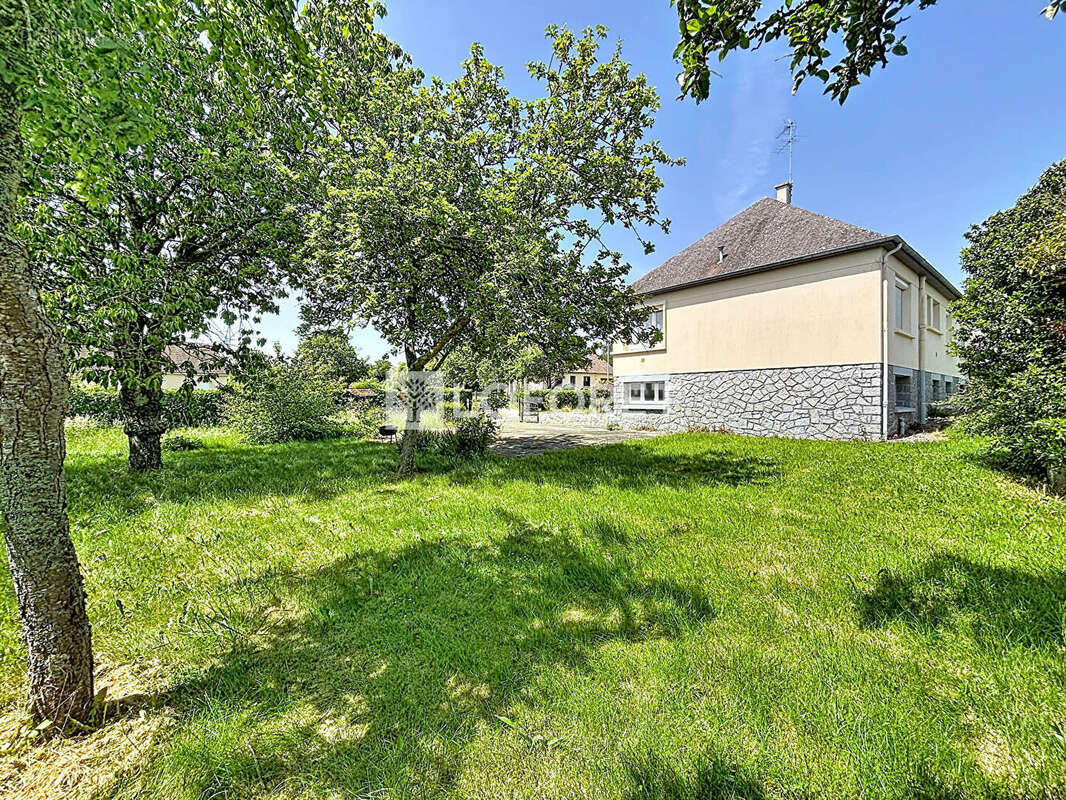 Maison à BELLOU-EN-HOULME