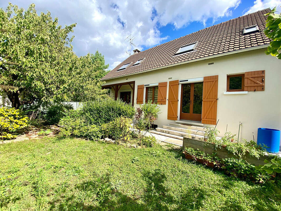 Maison à SARTROUVILLE