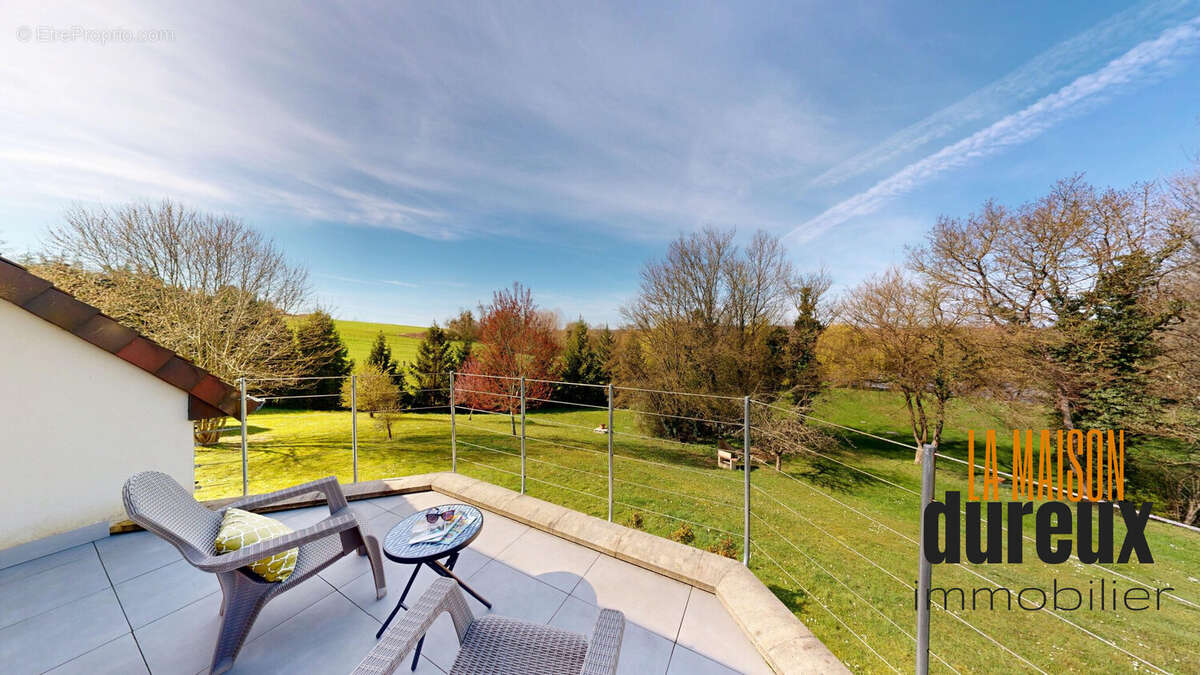Maison 339 m² à Apremont  - photo 6