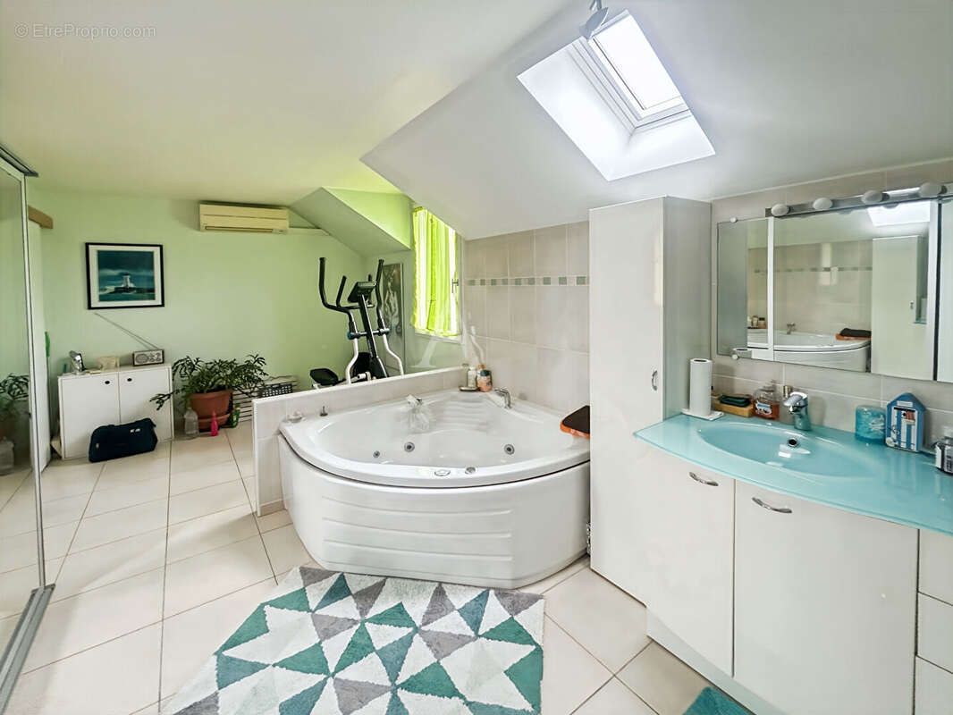 Maison à COURDIMANCHE