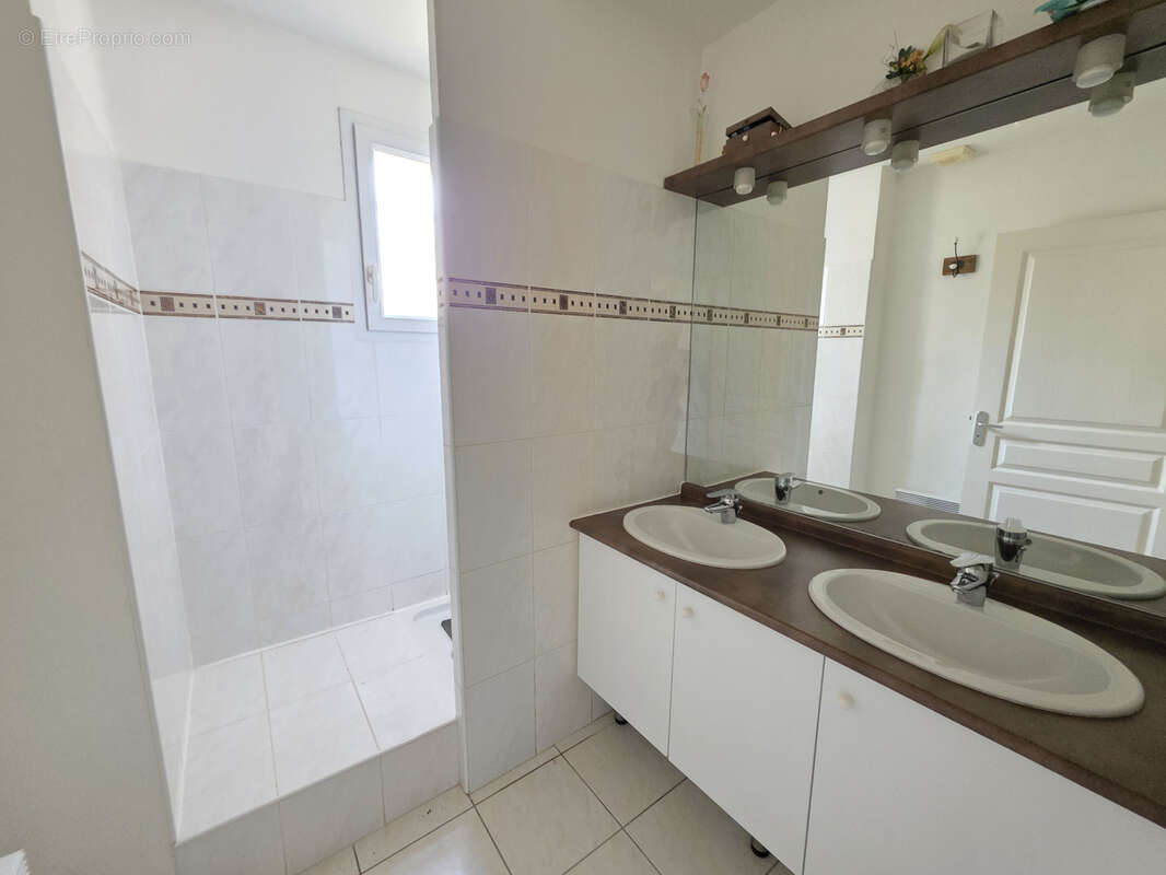 Maison à CHATEAUNEUF-LES-MARTIGUES