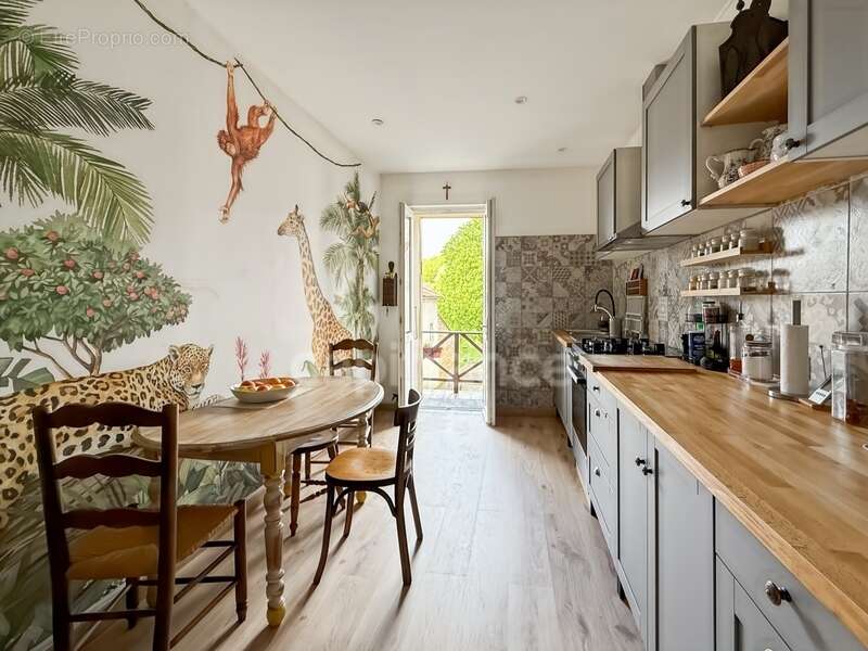 Maison de ville, Villefranche du Périgord, 140m2, totalement rénovée et meublée, cave voutée. Idéal résidence secondaire ou loca - photo 14
