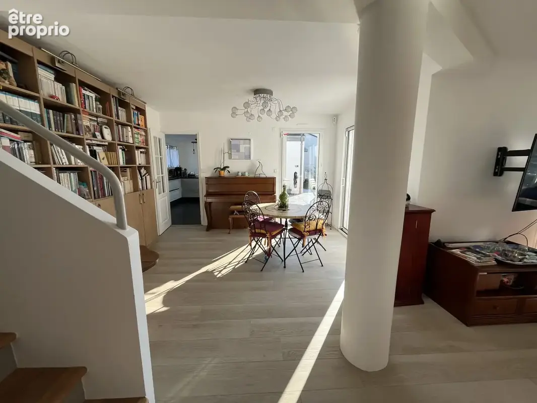 Maison d’architecte rénovée   Hypercentre Séné   190 m2   Piscine   Appartement indépendant - photo 6