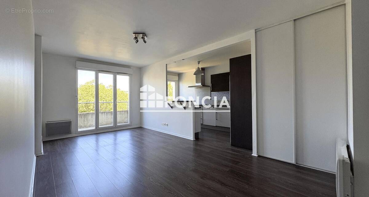 Appartement à CORBEIL-ESSONNES