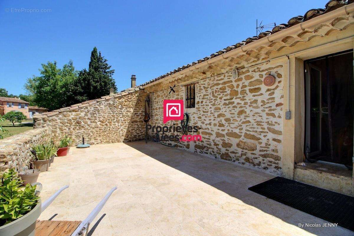 Maison à SUZE-LA-ROUSSE