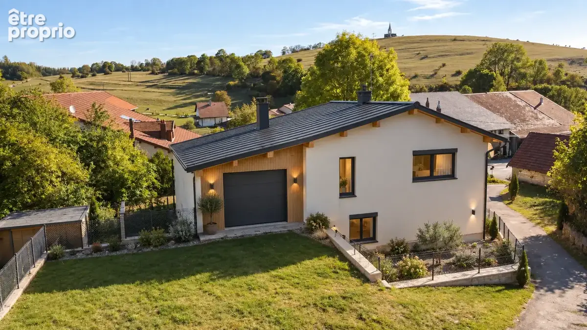 Maison de 202 m2 à rénover - Chaffois (25300) - photo 3