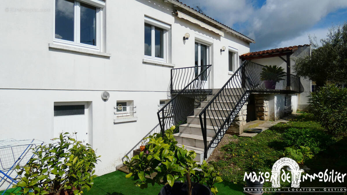Maison à COGNAC