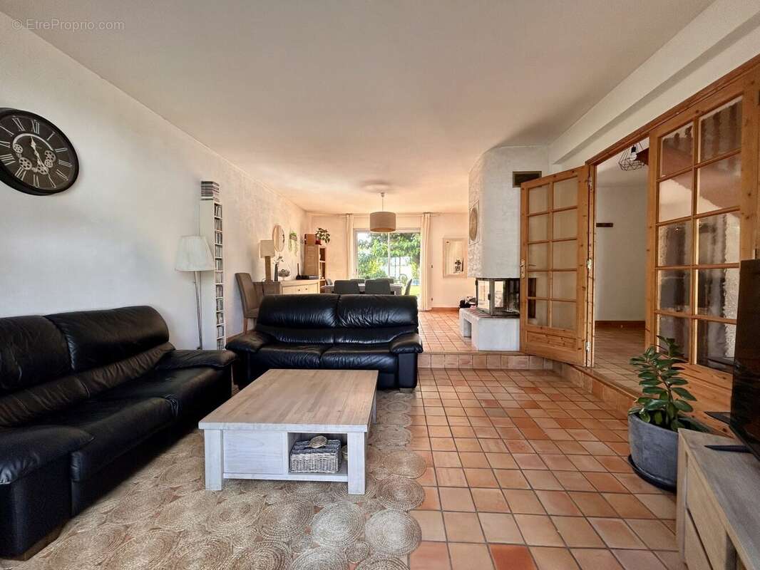 Maison à PELLOUAILLES-LES-VIGNES