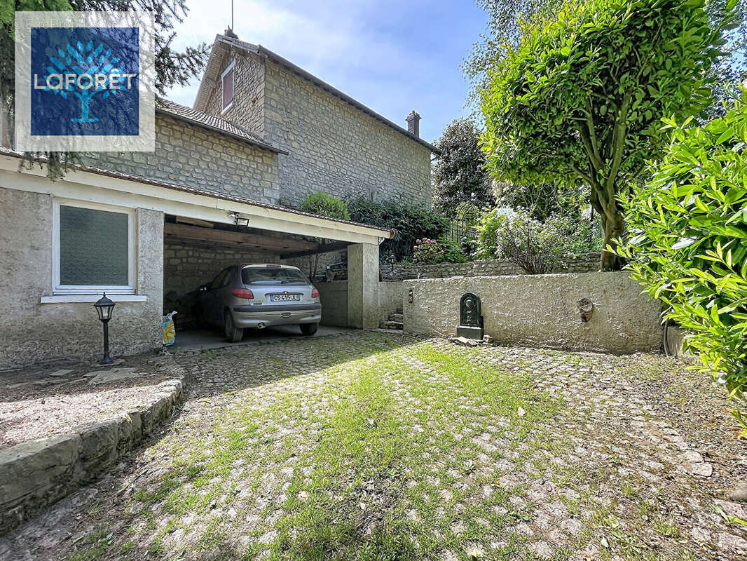 Maison à NESLES-LA-VALLEE