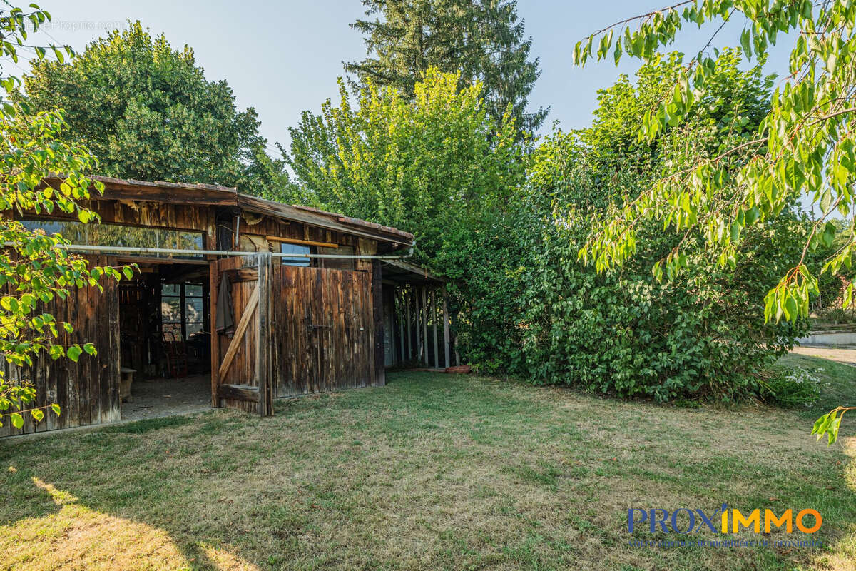 Maison 128 m² à Saint-Geoire-En-Valdaine  - photo 6