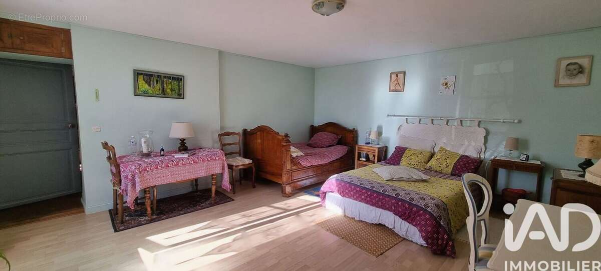 Maison 230 m² à Courcay  - photo 7