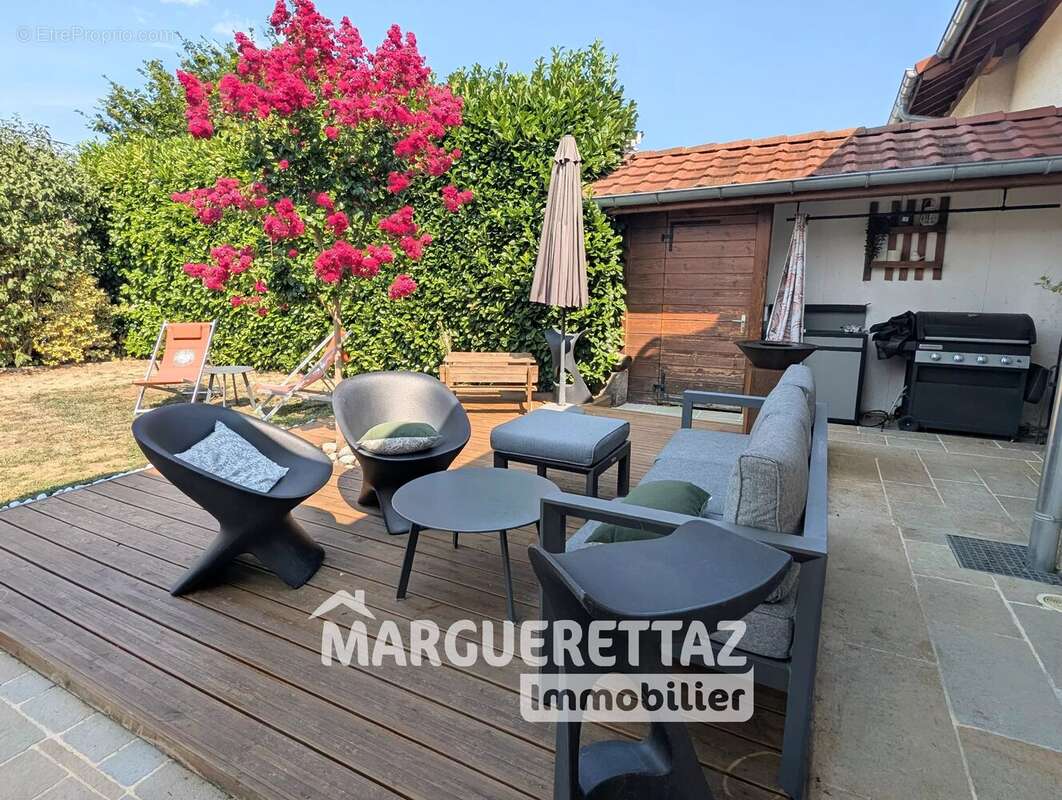 Maison récente T5 sur terrain plat et clôturé - photo 2