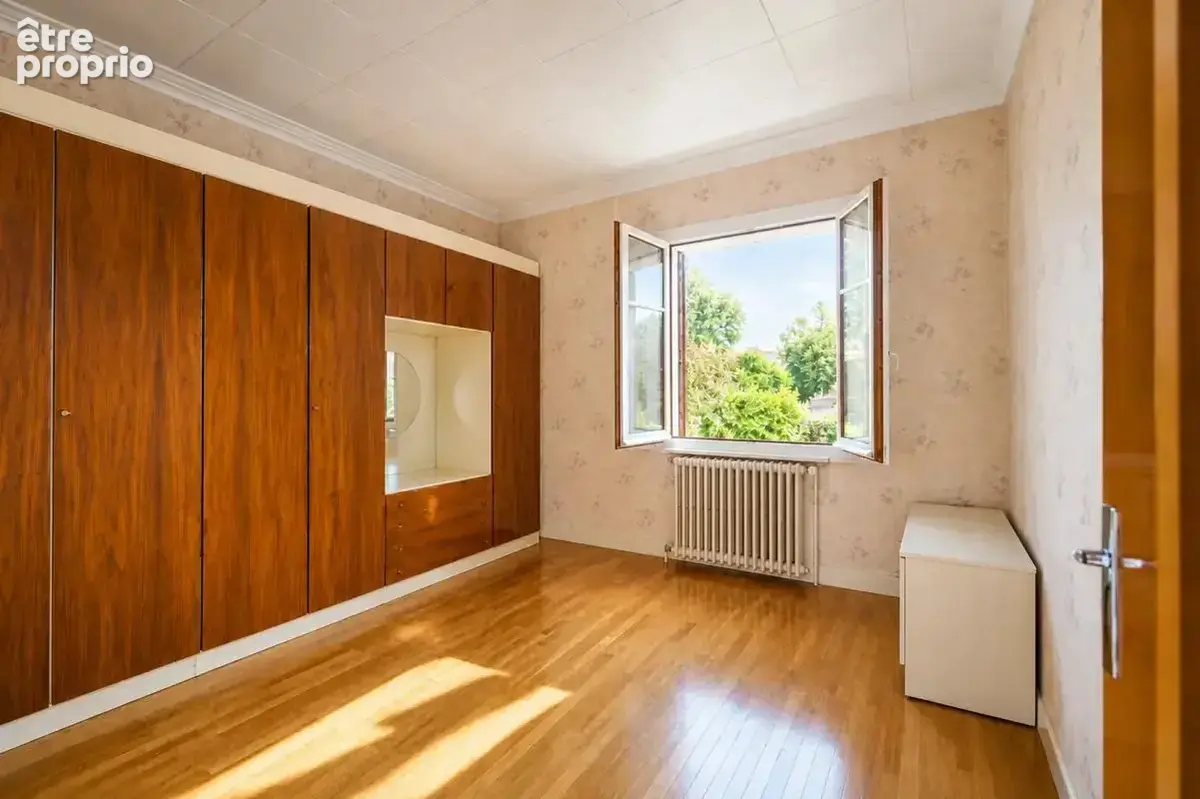 Maison 200 m² à rénover + entrepôt 180m² – 10 min métro B - photo 7