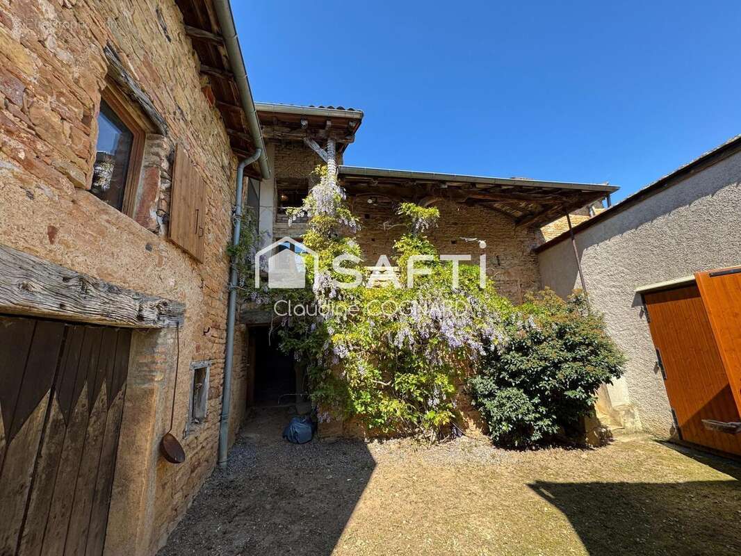 Maison 268 m² à Vergisson  - photo 6