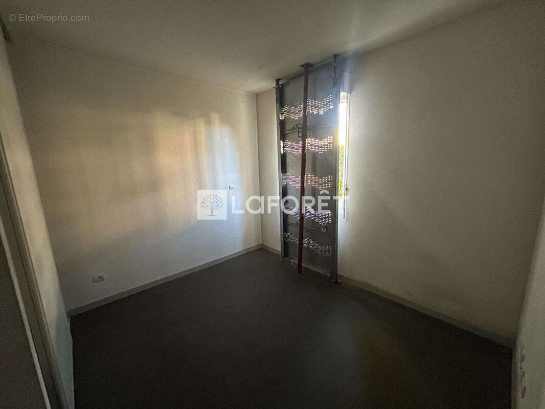 Appartement à CHANTELOUP-LES-VIGNES