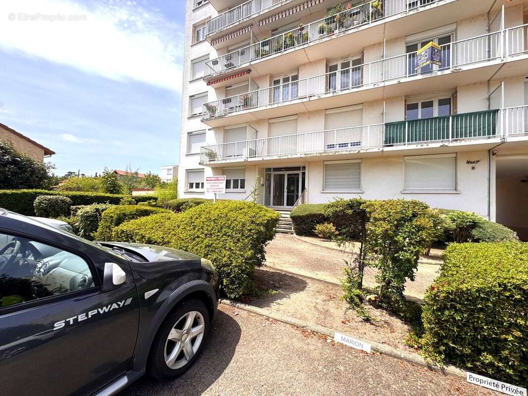 Appartement à LE COTEAU