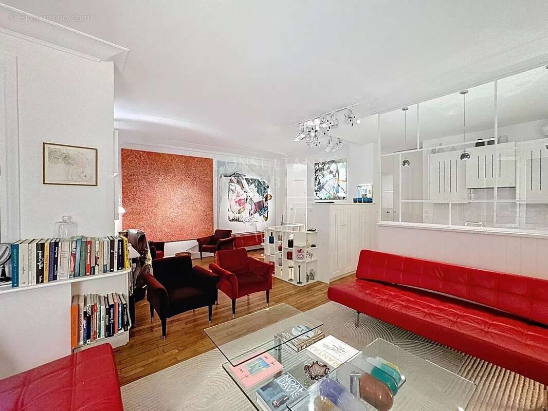 Appartement à PARIS-16E