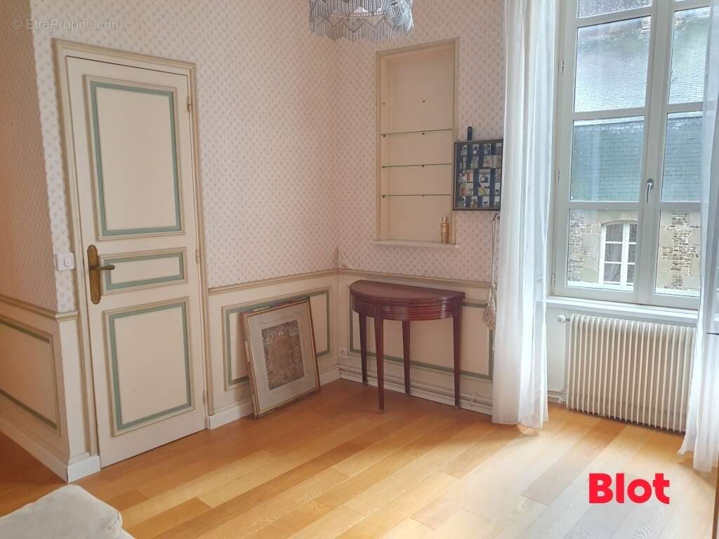 Appartement 153 m² à Fougeres  - photo 8