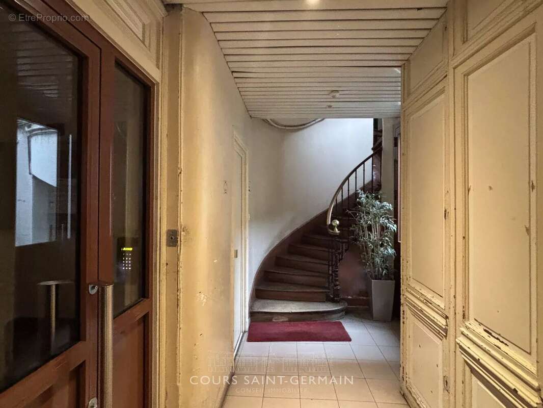 Appartement à PARIS-18E